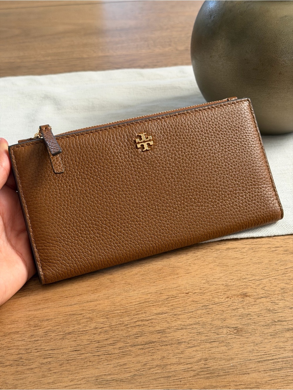 New tory Burch Blake slim wallet in cortaddo color